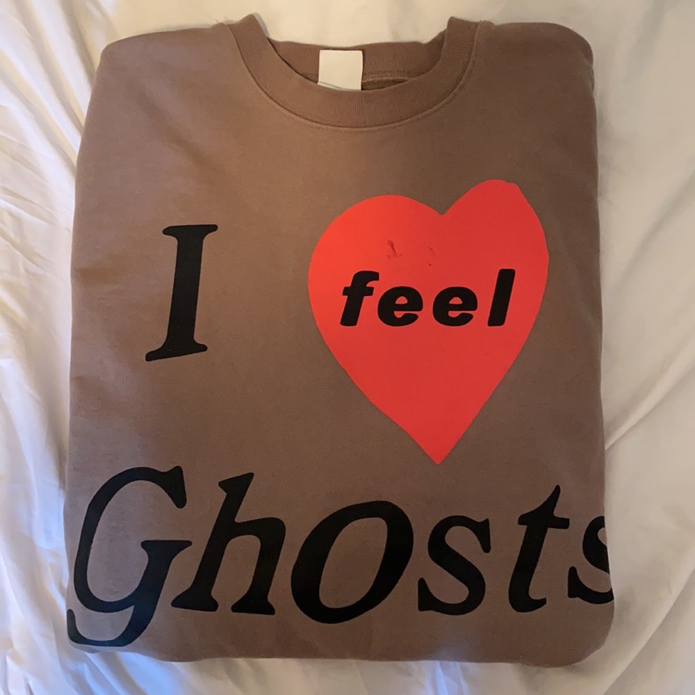 I Feel Ghosts Brown Graphic Sweatshirt with Red Heart - Picture 3 of 5